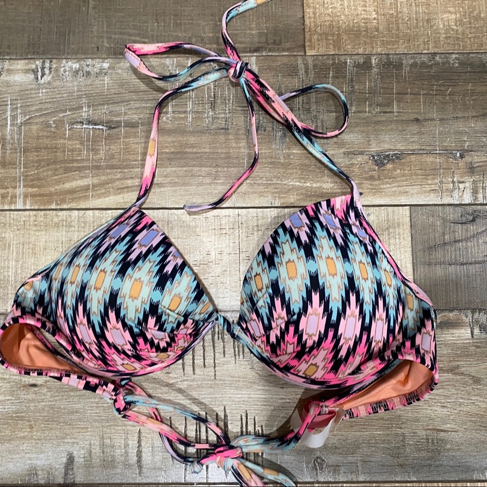 Victoria Secret - Picture 3 of 5